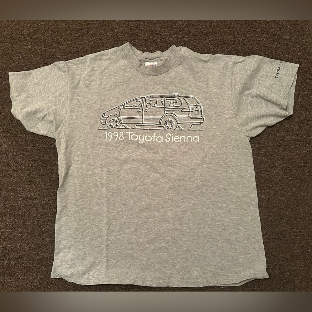 1998 Toyota Sienna Graphic T Shirt Gray Y2K Van Promo Automotive Tee Mens XL